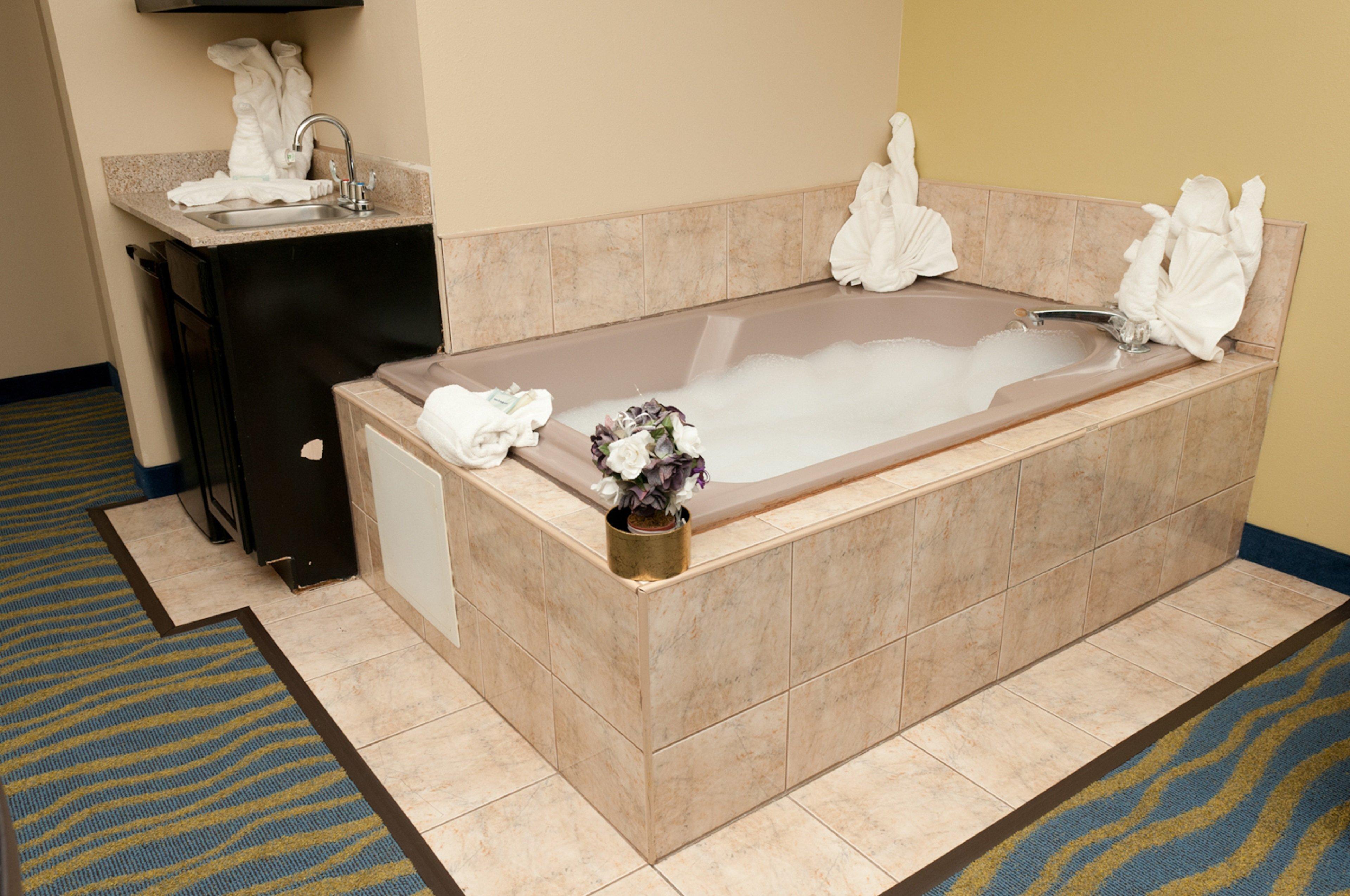 Holiday Inn Express Hotel & Suites Bloomington-Normal University Area By Ihg Eksteriør billede