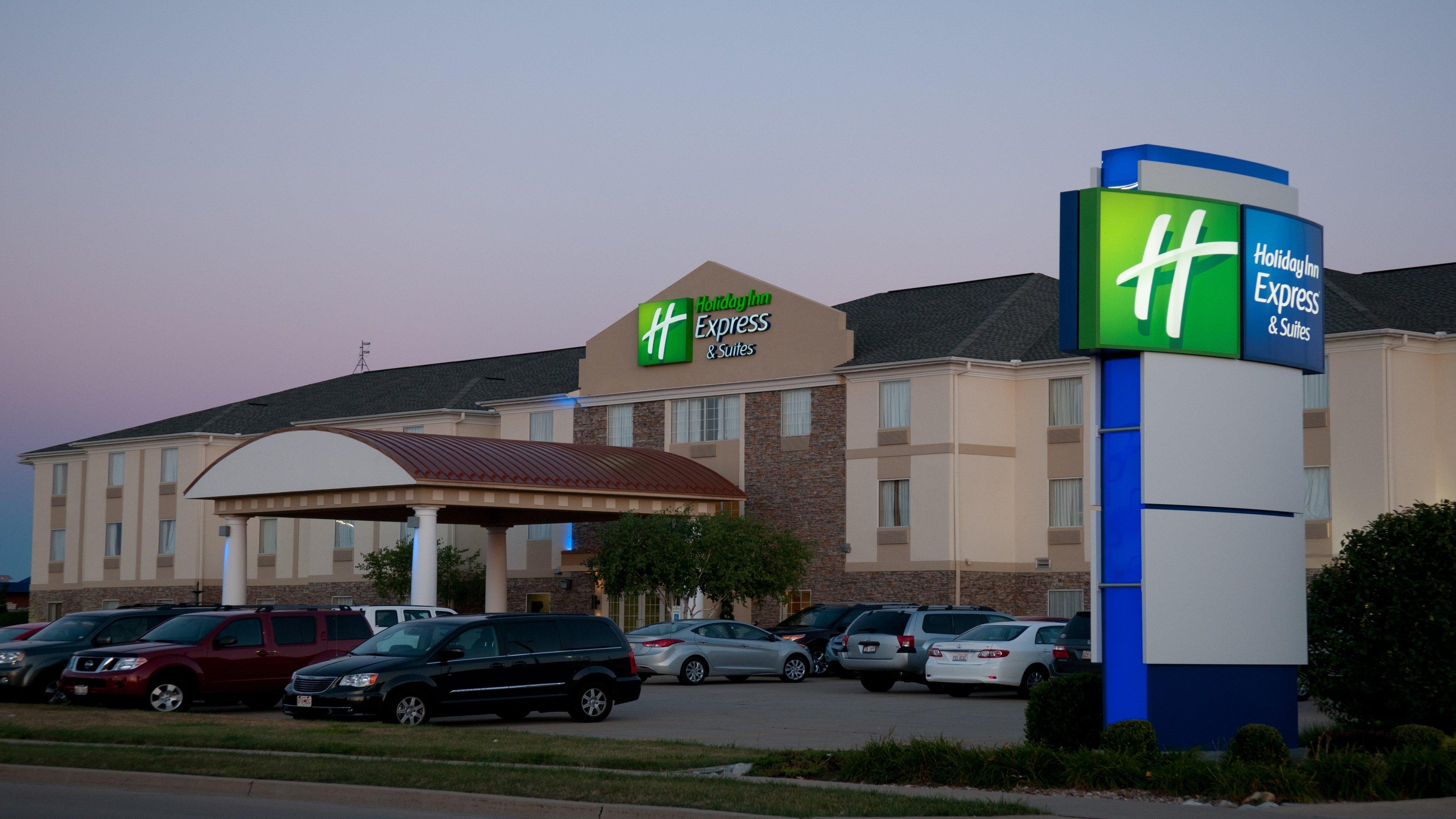 Holiday Inn Express Hotel & Suites Bloomington-Normal University Area By Ihg Eksteriør billede