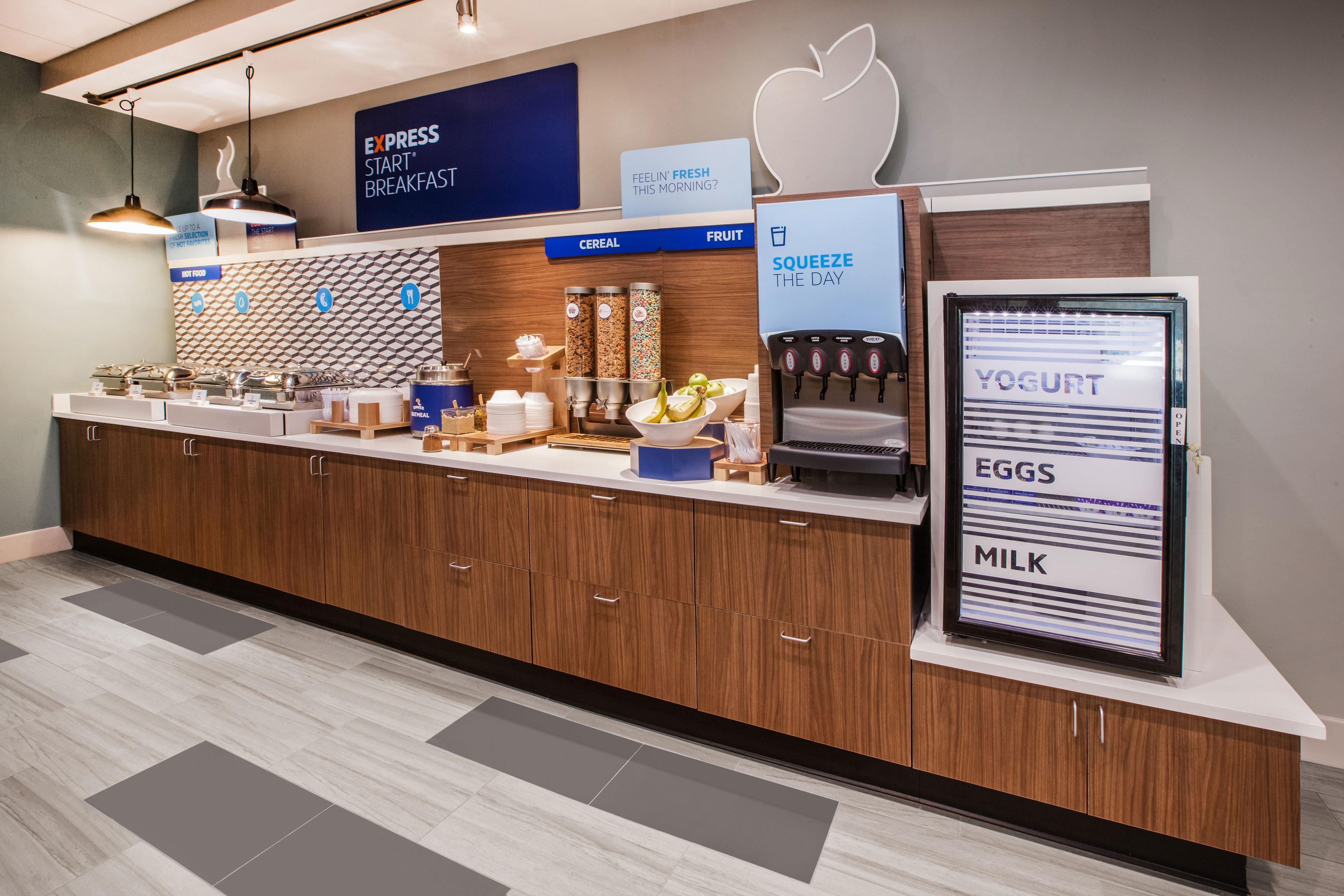 Holiday Inn Express Hotel & Suites Bloomington-Normal University Area By Ihg Eksteriør billede