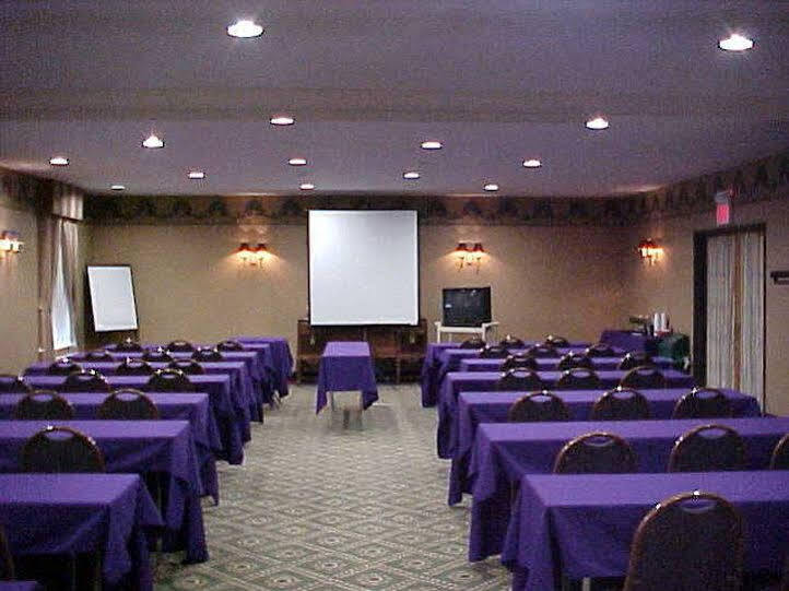 Holiday Inn Express Hotel & Suites Bloomington-Normal University Area By Ihg Eksteriør billede